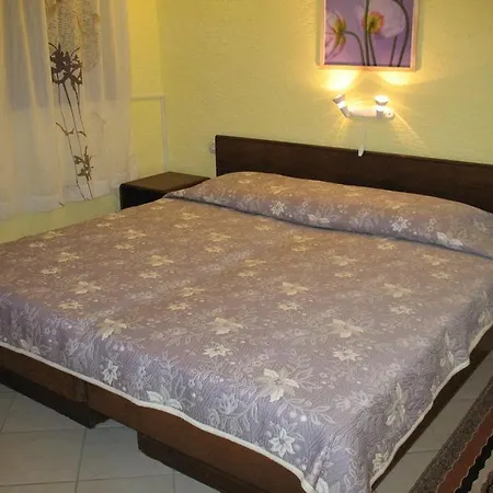In With Terrace, Air Conditioning, Wifi 4208-1 Appartement *
