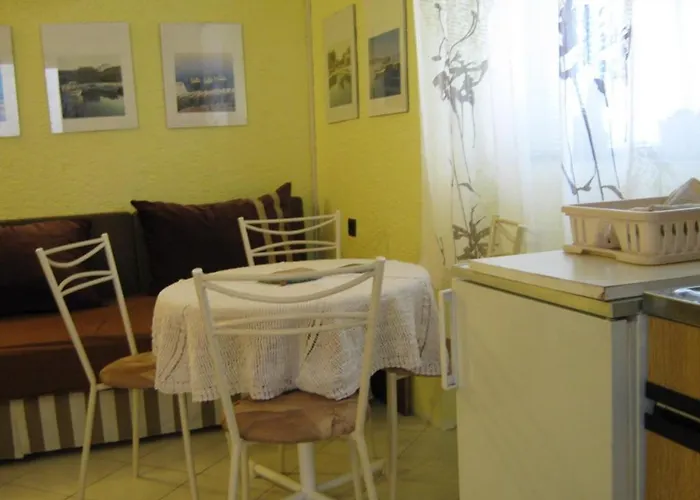 In With Terrace, Air Conditioning, Wifi 4208-1 *